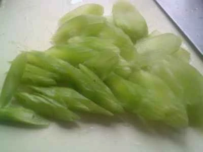 ロブスターテールボール、レタス、豆腐の炒め物を作る手順：3