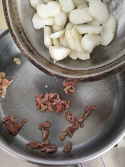 細切り豚肉とクワイの炒め物の作り方：5