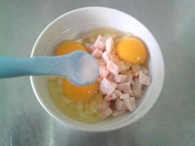 ロブスター風味のボール、タラソーセージ、スクランブルエッグの作り方：6