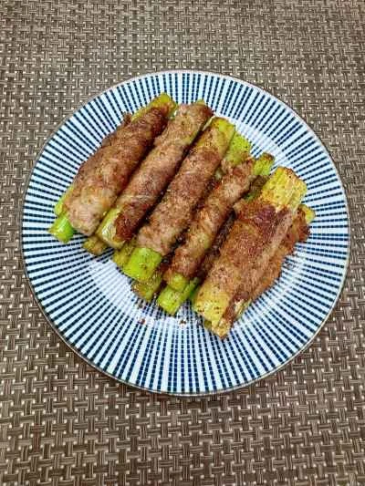 牛肉とアスパラガスのロールを作る手順：8