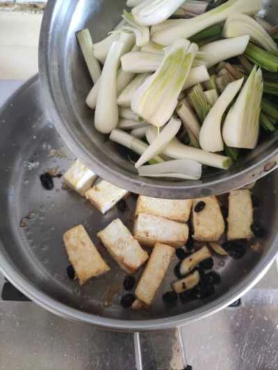 木綿豆腐とエシャロットの炒め物の作り方：4