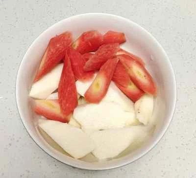 ヤムイモ、ニンジン、鶏もも肉、キノコの煮込みの作り方：2