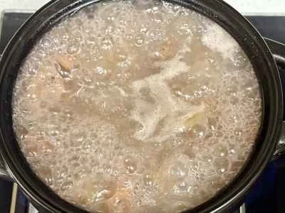 豚バラ肉とレンコンのスープの作り方：6