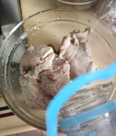 グリーンオリーブ入り豚すね肉の煮込みの作り方：6