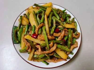 フライドポテトとインゲンの炒め物の作り方：7