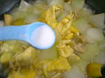 冬瓜と卵とたけのこの煮物の作り方：10