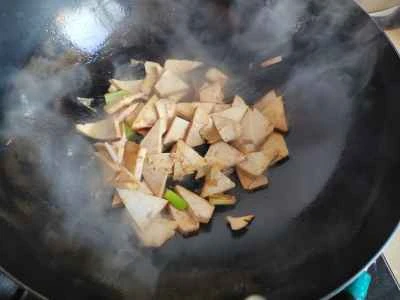 ニンニクの芽と乾燥豆腐の炒め物の作り方：4