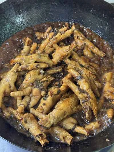 塩漬けカラシナを使った鶏足の煮込みの作り方：15