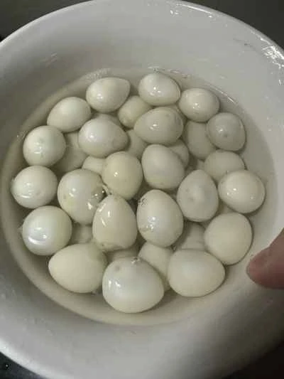 ウズラの卵入り豚スペアリブの煮込みの作り方：2