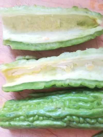 ゴーヤと卵の炒め物の作り方：1