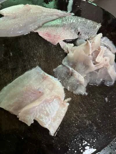 魚の切り身入り蒸し卵の作り方：1