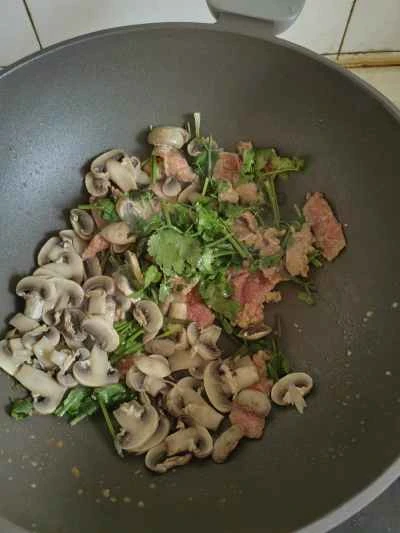 牛肉とキノコの炒め物の作り方：8