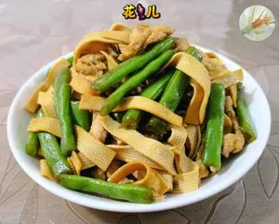 豚肉、豆腐皮、インゲンの炒め物のレシピ