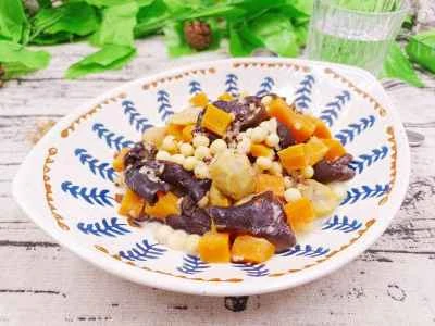 ココナッツキヌア、栗、ゴルゴンフルーツのミックス野菜スープのレシピ