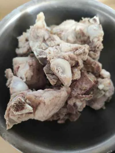 緑豆ソースで煮込んだ豚スペアリブの作り方：1