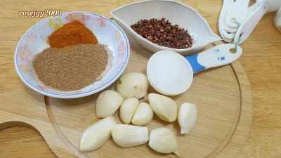 ニンニク風味の塩豚の作り方：1