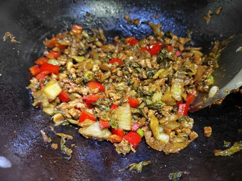 牛肉と辛子のピクルス炒めの作り方：9