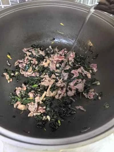 牛肉とエゴマの炒め物の作り方：4