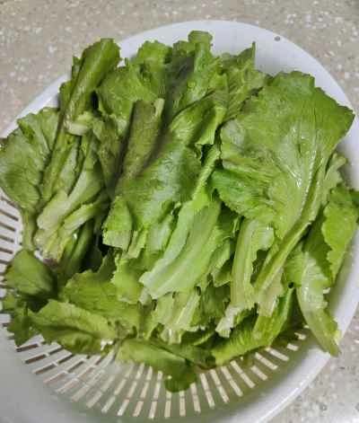 ドレッシングでレタスを作る手順：1