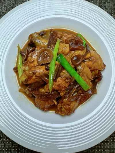 鹿角茸を使った鶏肉の煮込みの作り方：16