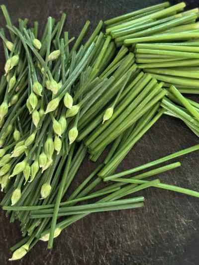 エビとニラの花の炒め物の作り方：2