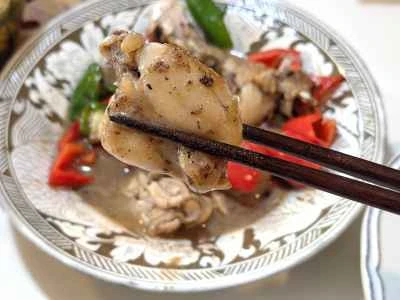 牡蠣とウシガエルのスパイシー炒め レシピ手順：10