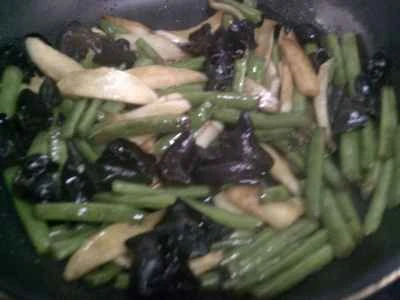 黒キクラゲ、水タケノコ、インゲンの炒め物の作り方：12