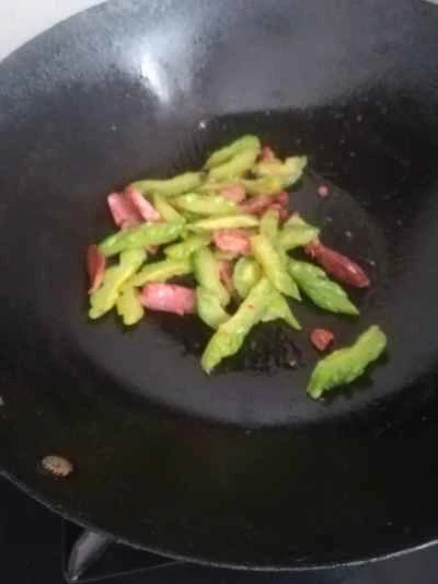 ゴーヤとソーセージの炒め物の作り方:8