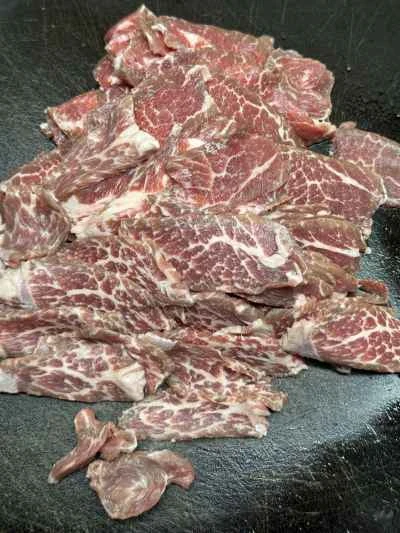 蒸し牛肉と米麺のロールを作る手順：2