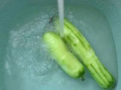 乾燥豆腐とヘチマの炒め物を作る手順：2