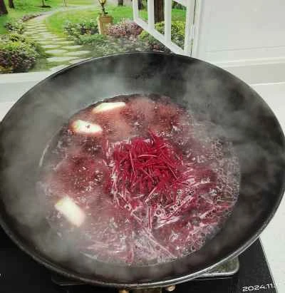 赤褐色の豚皮煮込みの作り方：7