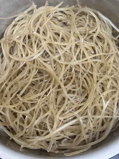 豚バラ肉、ジャガイモ、インゲン、春雨の煮込みの作り方：5