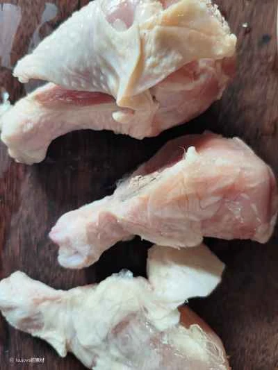 スパイシーな角切りチキンを作る手順：1