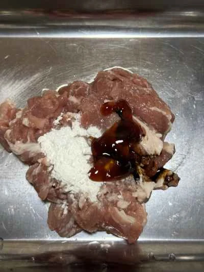 カンゾウ、キクラゲ、豚肉の炒め物の作り方：4