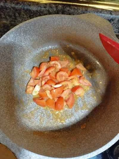 揚げグルテンとエビのペーストを作る手順：3