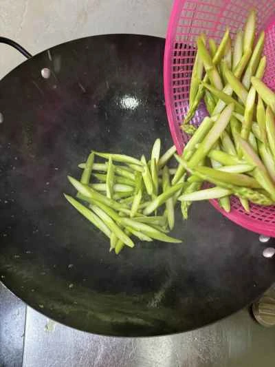 牛肉とアスパラガスの炒め物の作り方：7