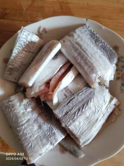 リボンフィッシュの煮込みレシピの手順：2