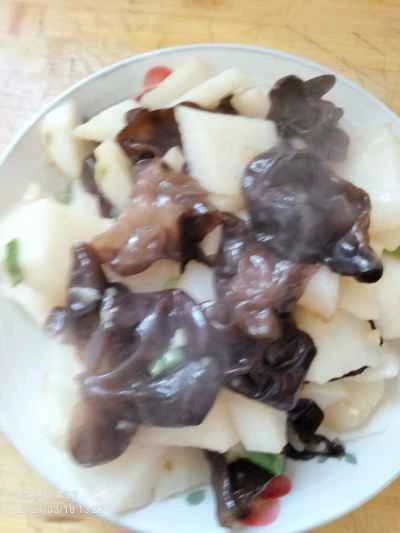 キクラゲとヤムイモの炒め物の作り方：8