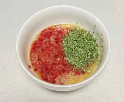 野菜オムレツの作り方：2