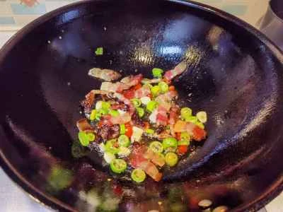 レンコンと豚肉の塩漬け炒めの作り方：5