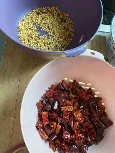 スパイシーな角切りチキンの作り方：2