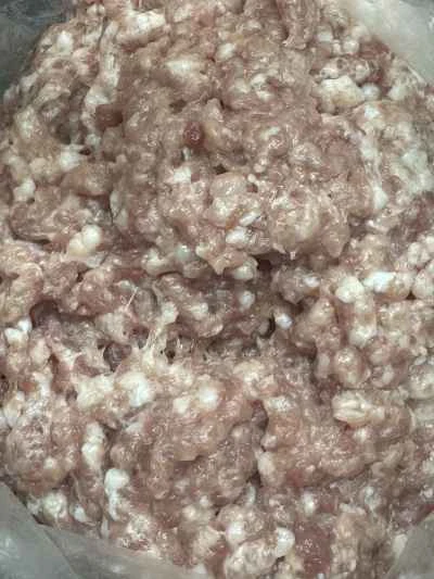 ニンニクの芽と乾燥豆腐とひき肉の炒め物を作る手順：1