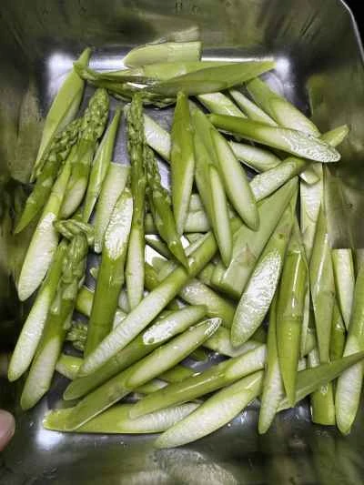 アスパラガスとキノコの炒め物の作り方：2