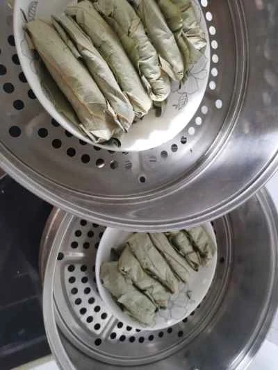 蓮の葉入り豚バラ肉の蒸し物の作り方：8