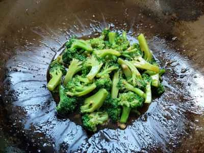 オイスターソースでブロッコリーを作る手順：7
