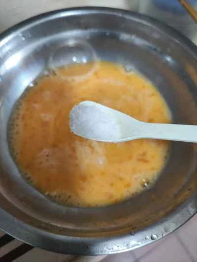 揚げアヒルの卵のレシピ手順：4