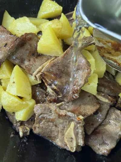 ポテトと黒胡椒のビーフリブの作り方：9