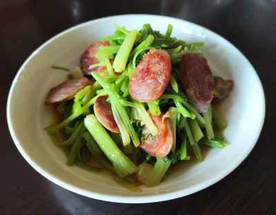 セロリ入り中華ソーセージ炒めの作り方：6