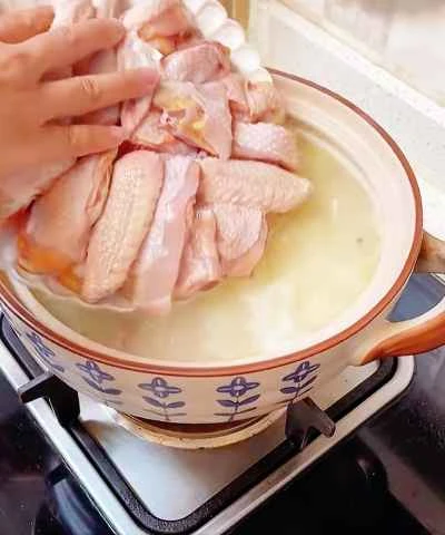 豚の胃袋とチキンのスープを作る手順：10