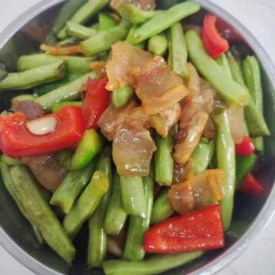 乾燥鍋でインゲンと豚肉を炒める手順：10